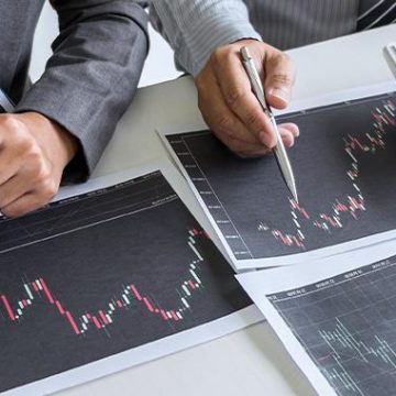 A Company Creates a Spin-Off: What Do Investors Do?